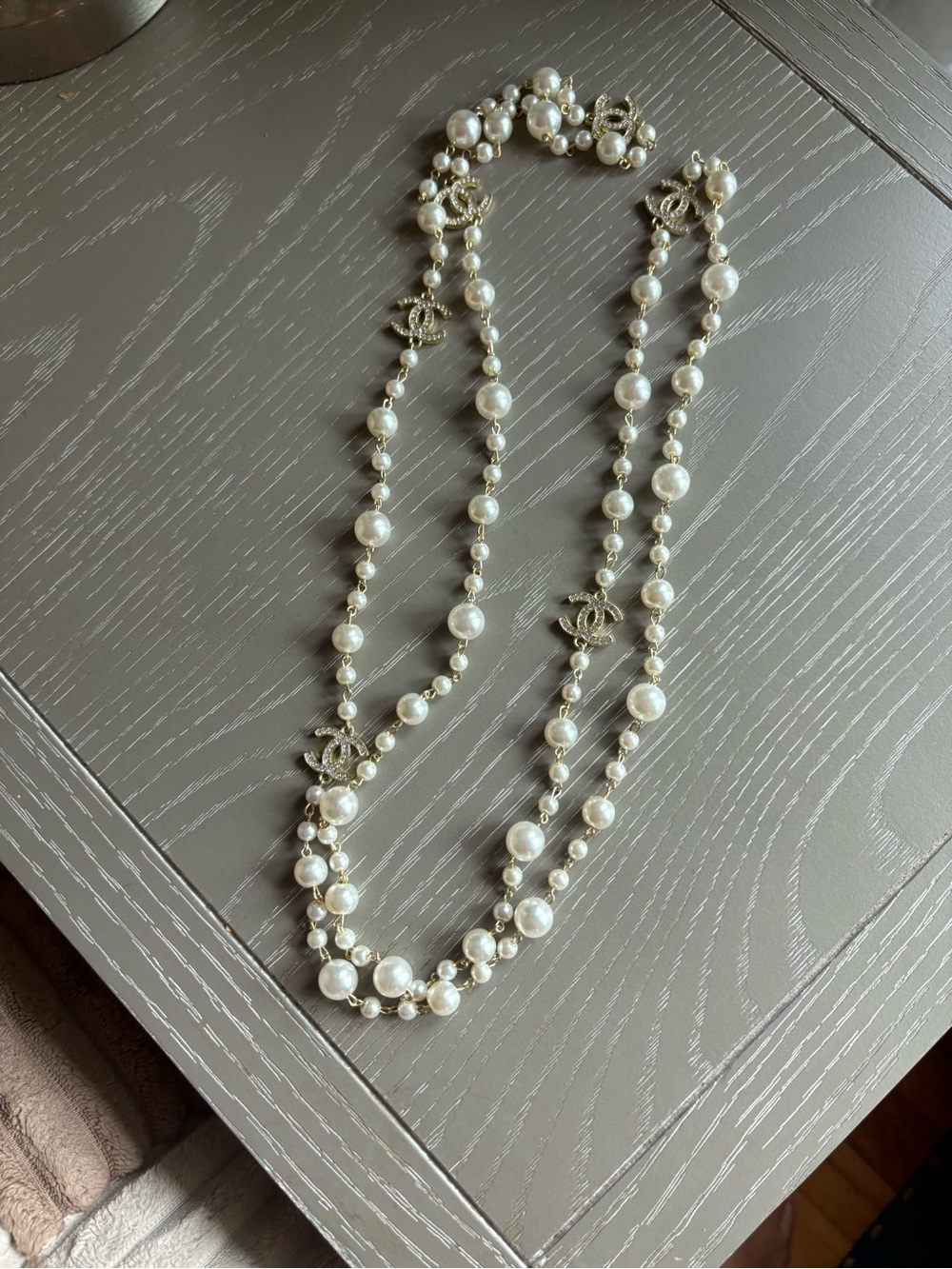 FaSHION Pearl and Gold-Tone Chain Long Necklace - Designer Style 29” - Picture 7 of 8